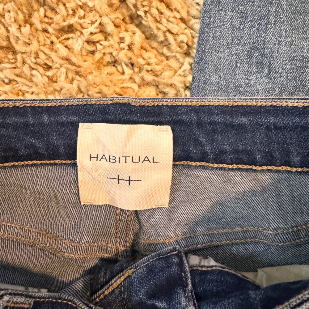 Habitual Women’s Casey Flare Jeans Blue Denim Size 4/27 – Like New - Picture 7 of 12